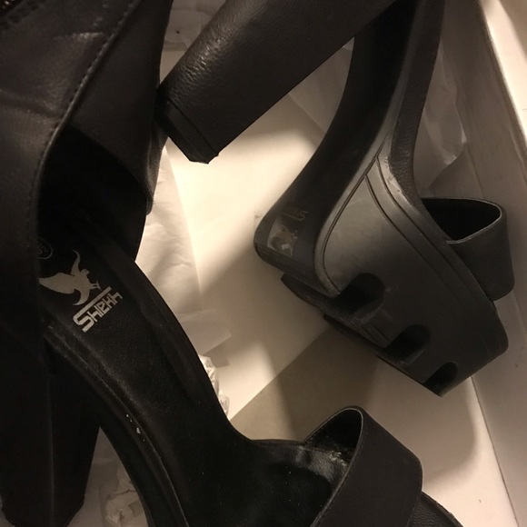 High heels - Picture 2 of 3